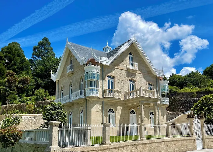 Villa Boutique 1880-Romantic Historic Boutique Hotel with Outdoor Jacuzzi
